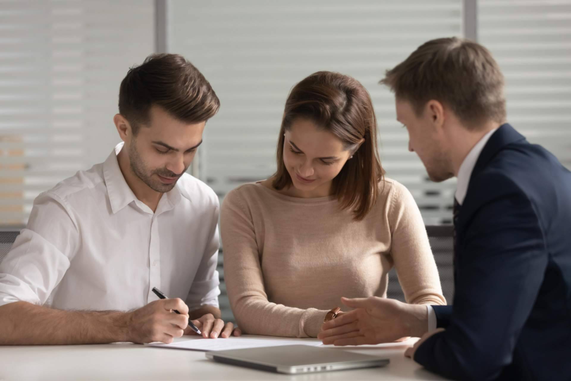 Bueno Salinero Abogados ofrece asesoría inmobiliaria en la compraventa de inmuebles