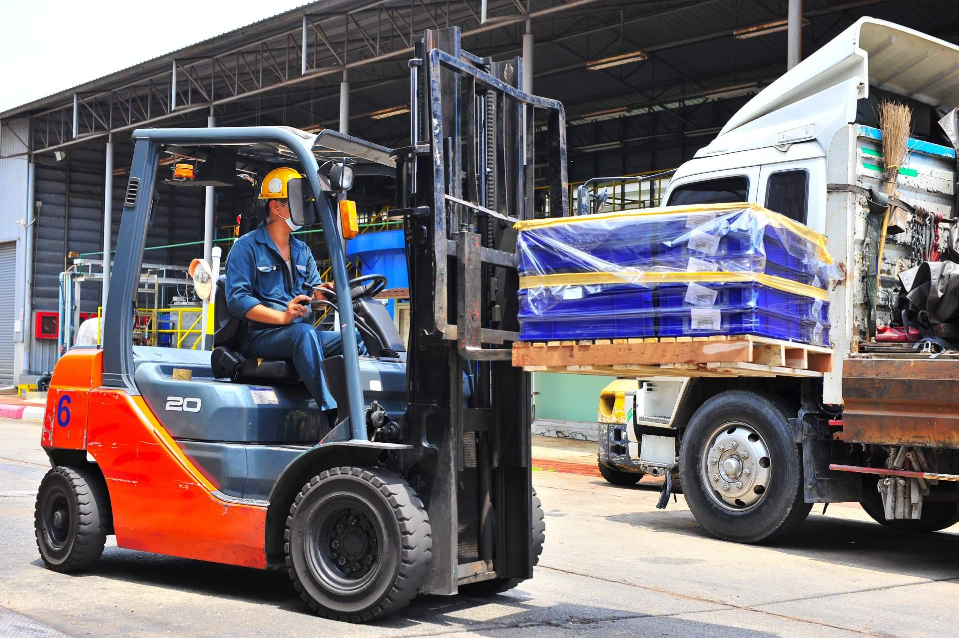Baterías y Amperios sobre cómo reemplazar la batería de una carretilla elevadora