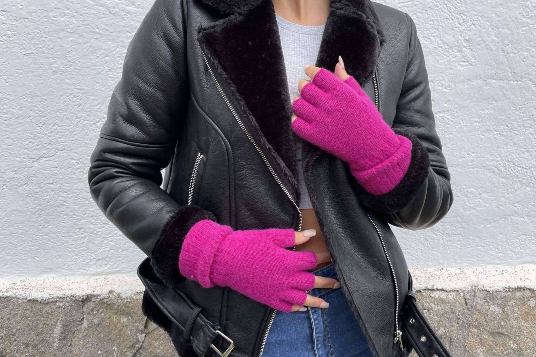 Mitones, los guantes sin dedos de Santacana