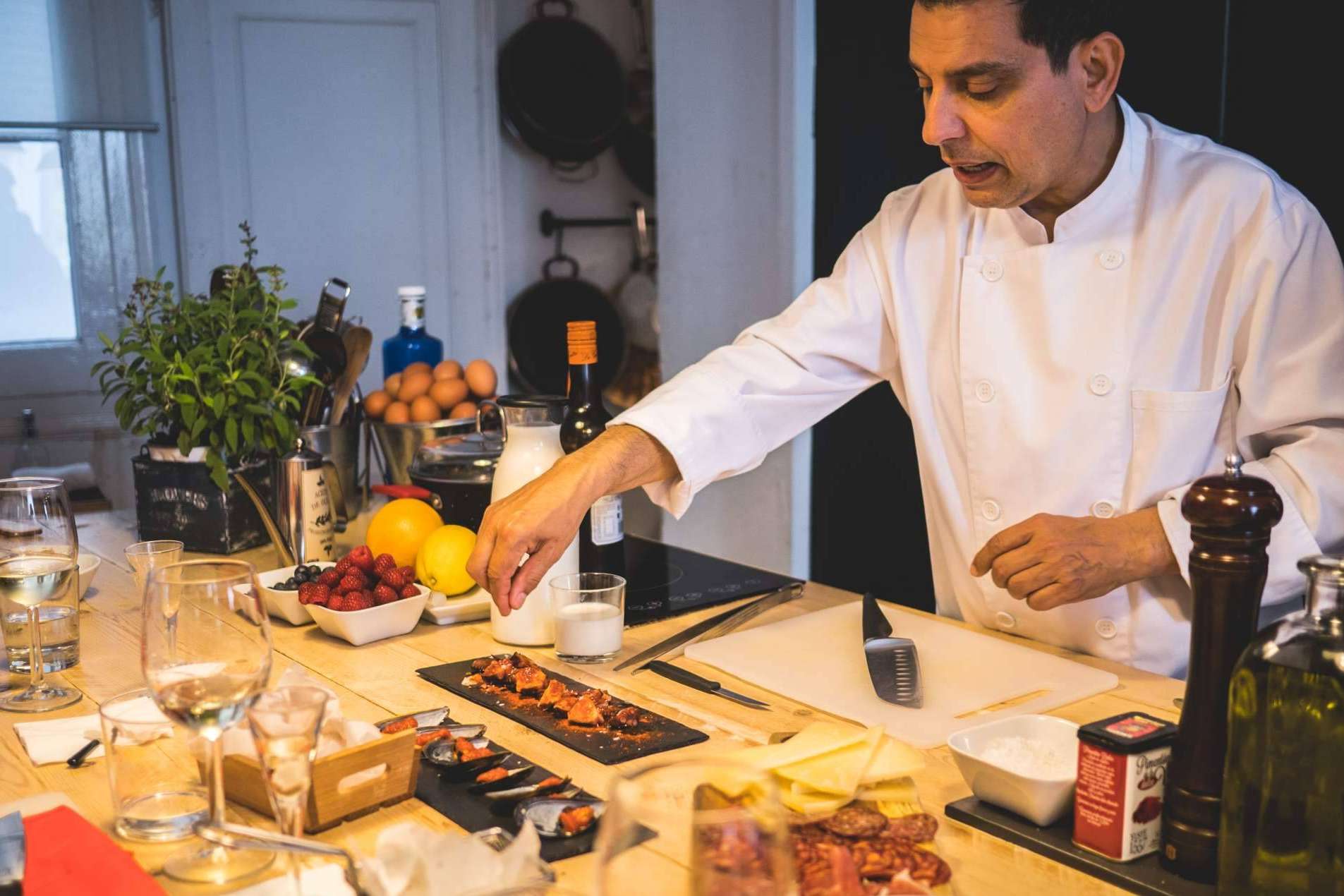 Team building de cocina, ideal como evento corporativo para estas Navidades