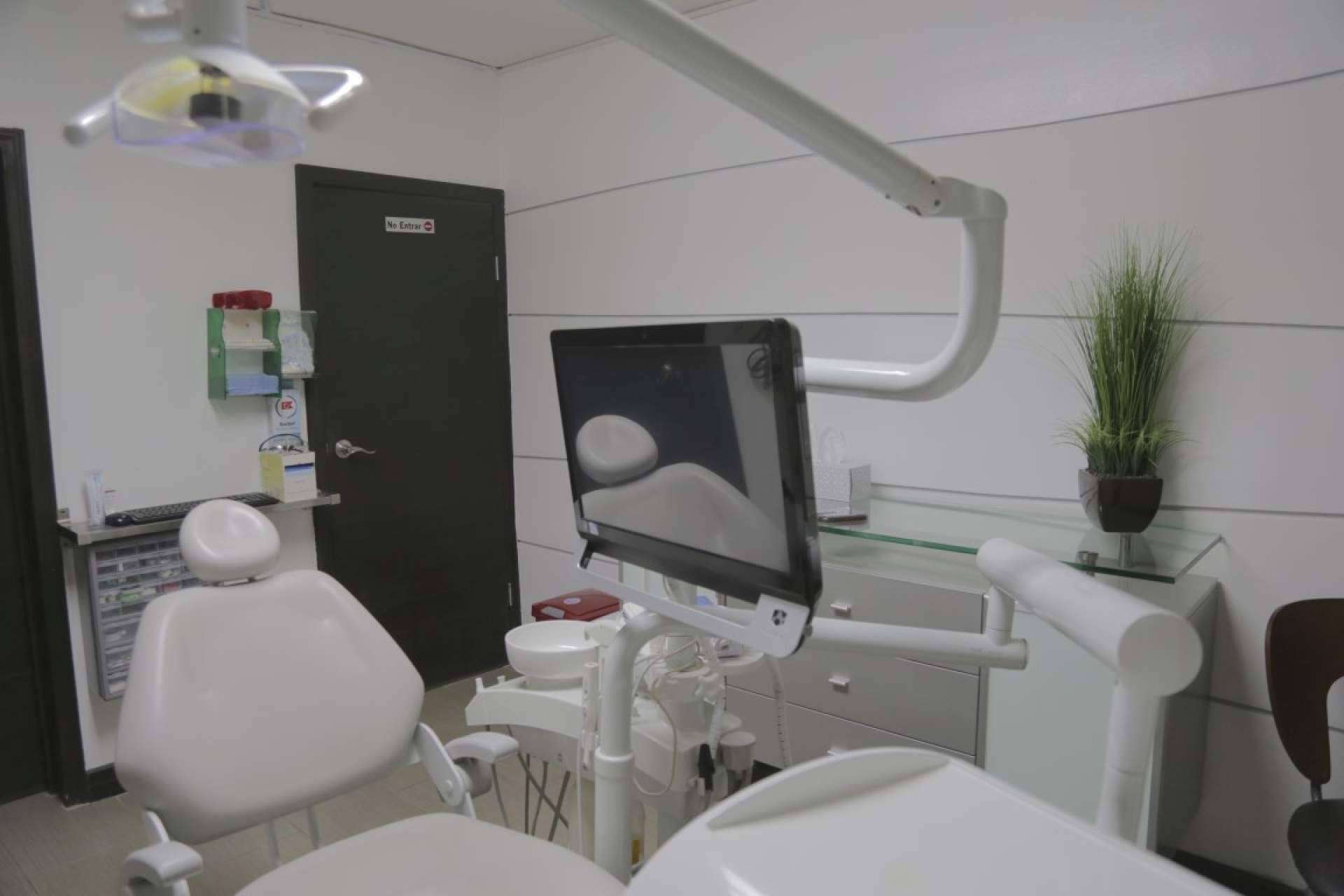 Los implantes dentales en Mexicali son una excelente opción más económica que en Estados Unidos
