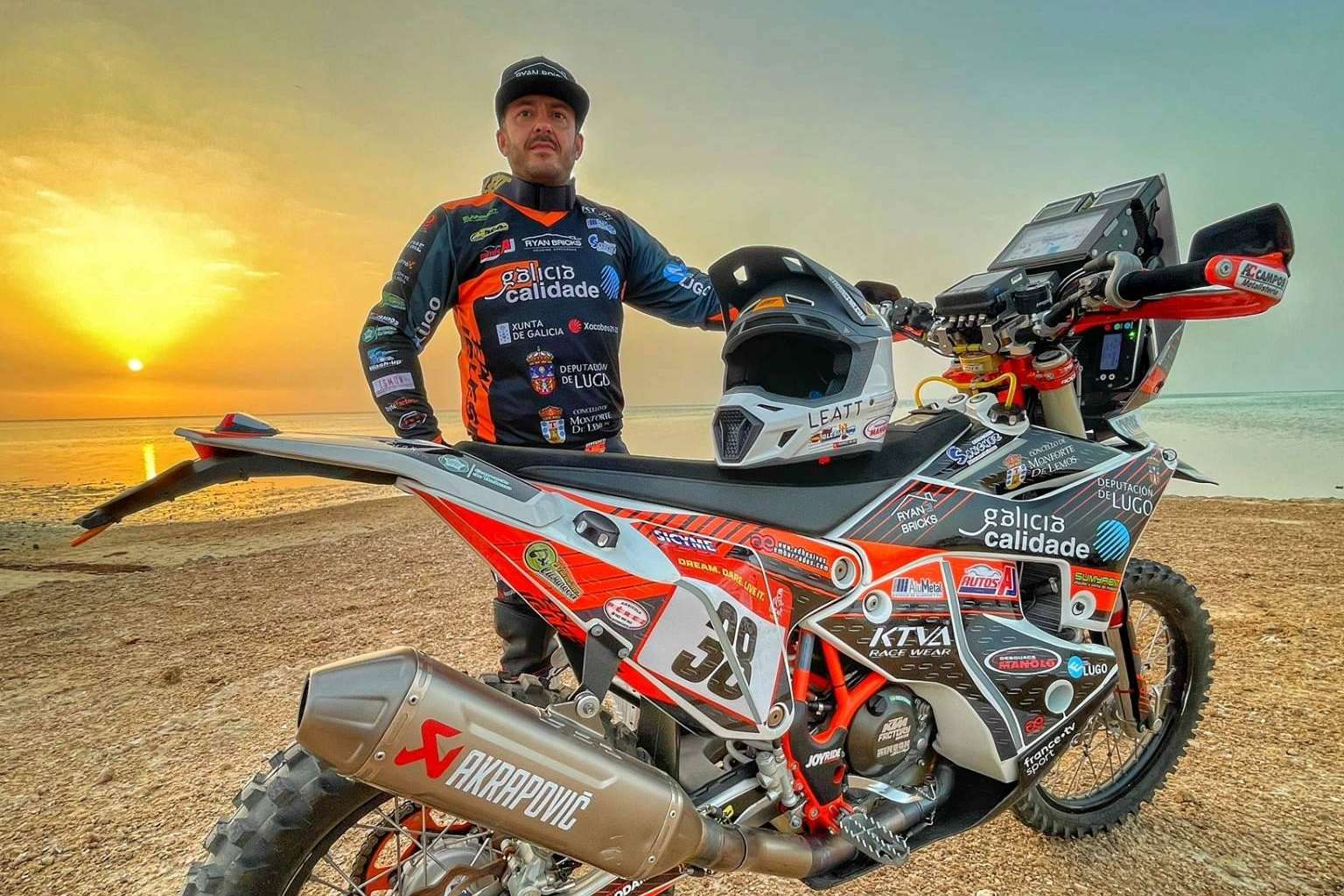 ADHESIVOSEMBARRADOS dispone de camiseta motocross