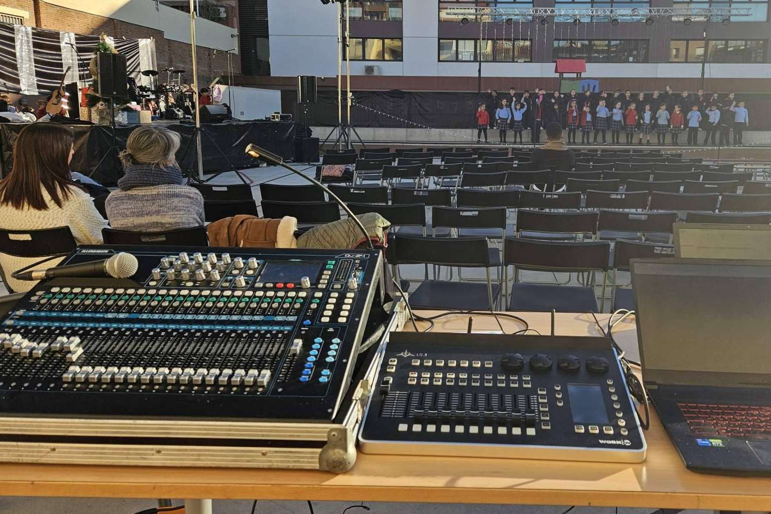 ASB Audiovisuals, expertos en alquiler de equipos de sonido y audiovisuales para eventos en Barcelona