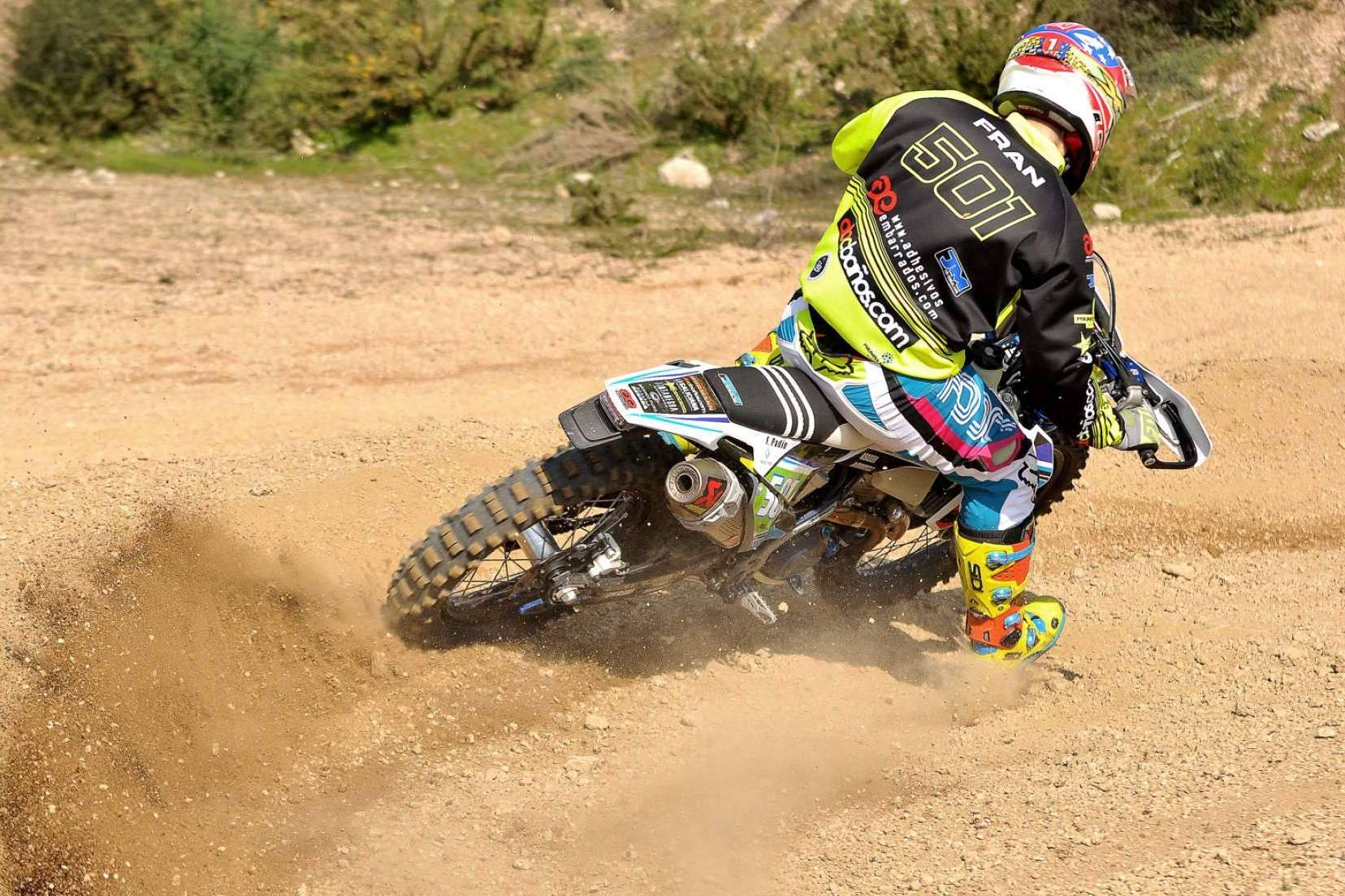 Confort, resistencia y estilo, la nueva camiseta de motocross de ADHESIVOSEMBARRADOS ya disponible