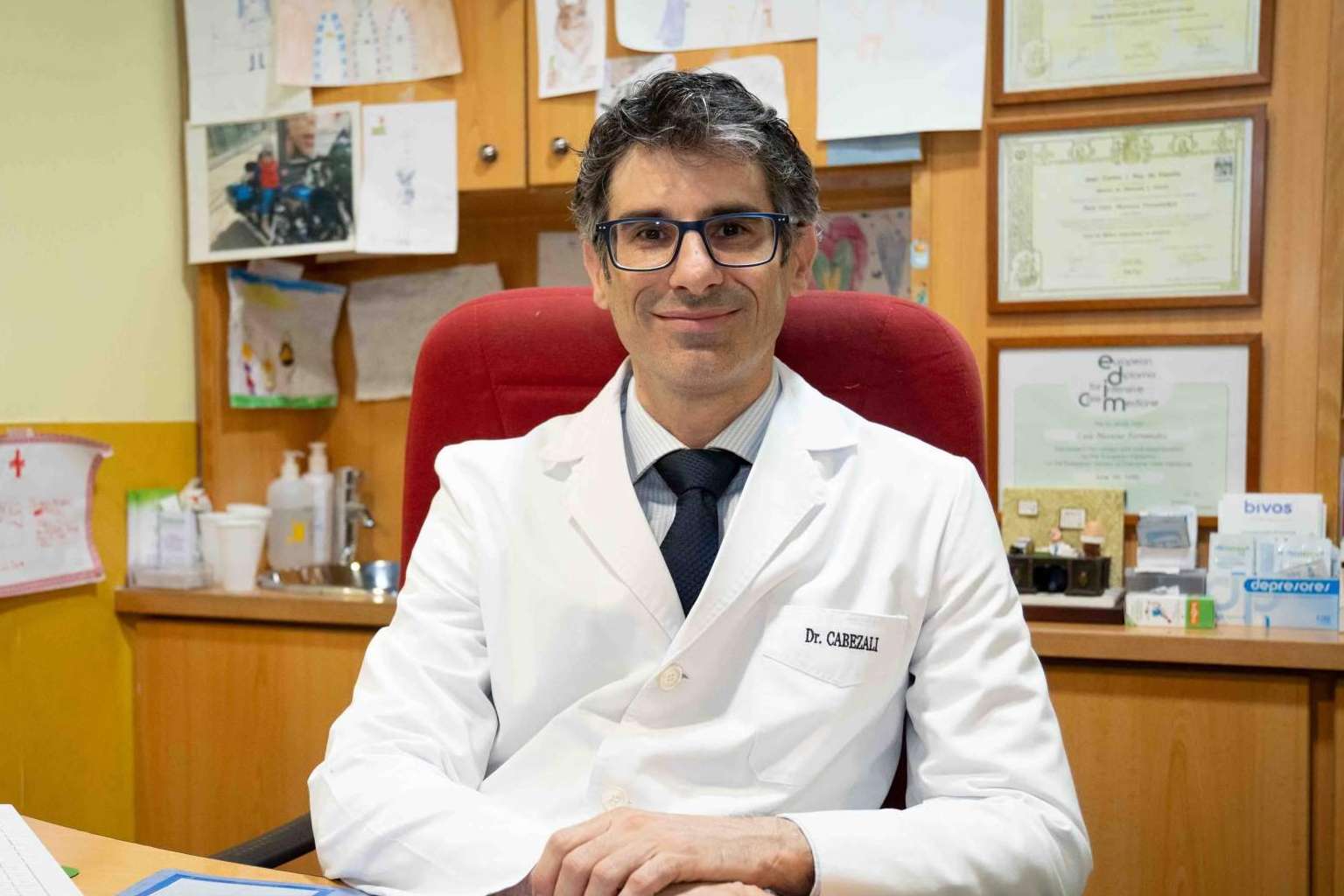Dr. Daniel Cabezalí, cirujano infantil especializado en urología pediátrica