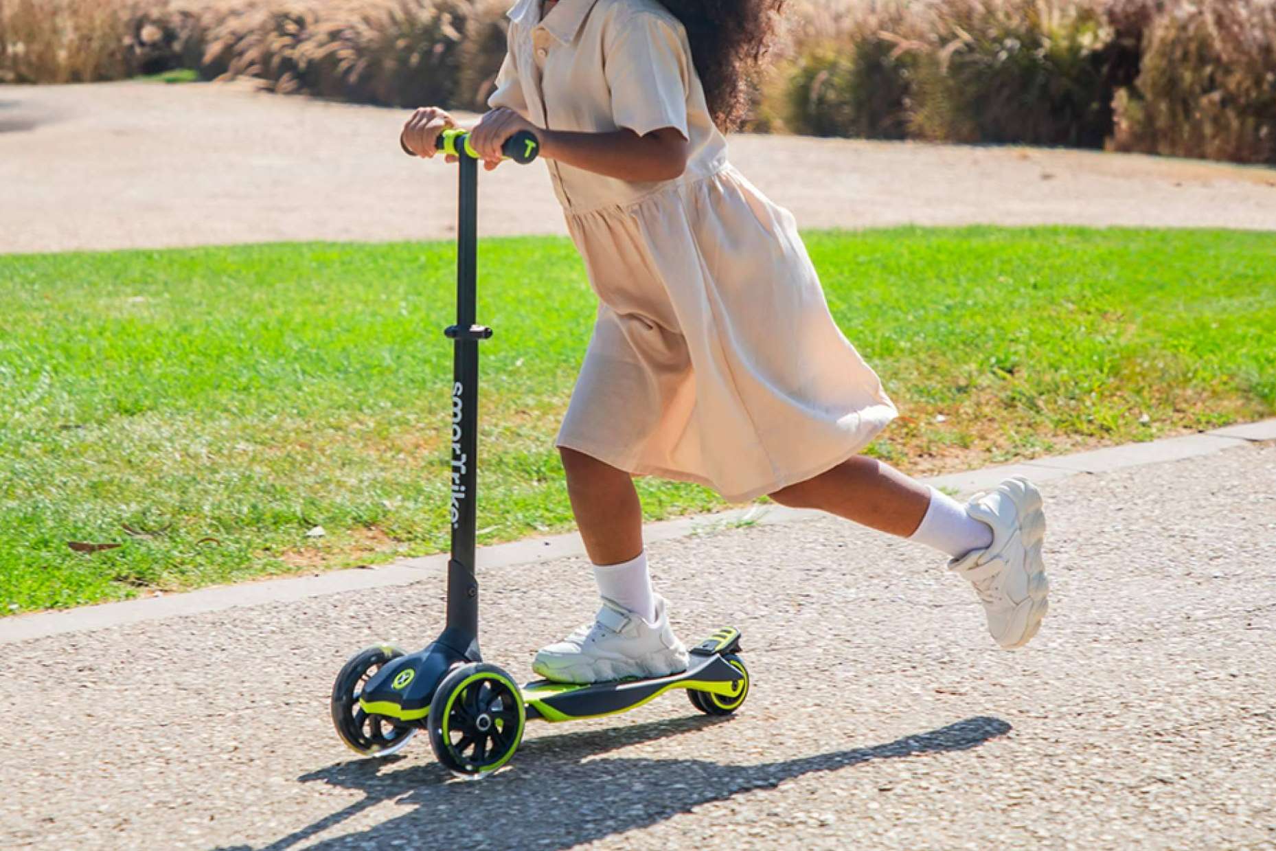 Triciclos y patinetes evolutivos; movilidad inteligente para cada etapa del bebé