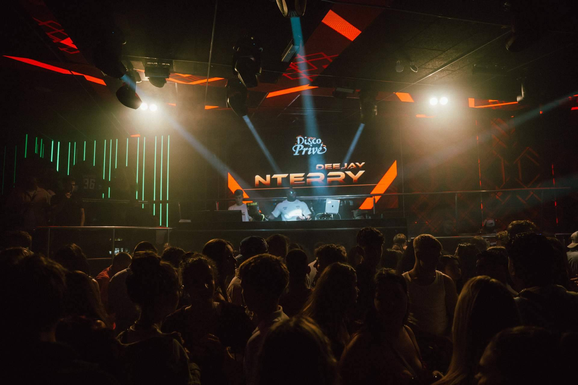 La élite musical internacional elige Disco Privé para transformar las noches de Lloret de Mar