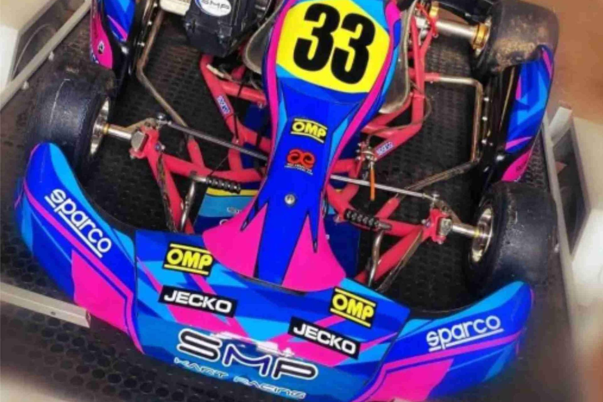 Quads y Karts con identidad propia; ADHESIVOSEMBARRADOS lidera el diseño de adhesivos profesionales