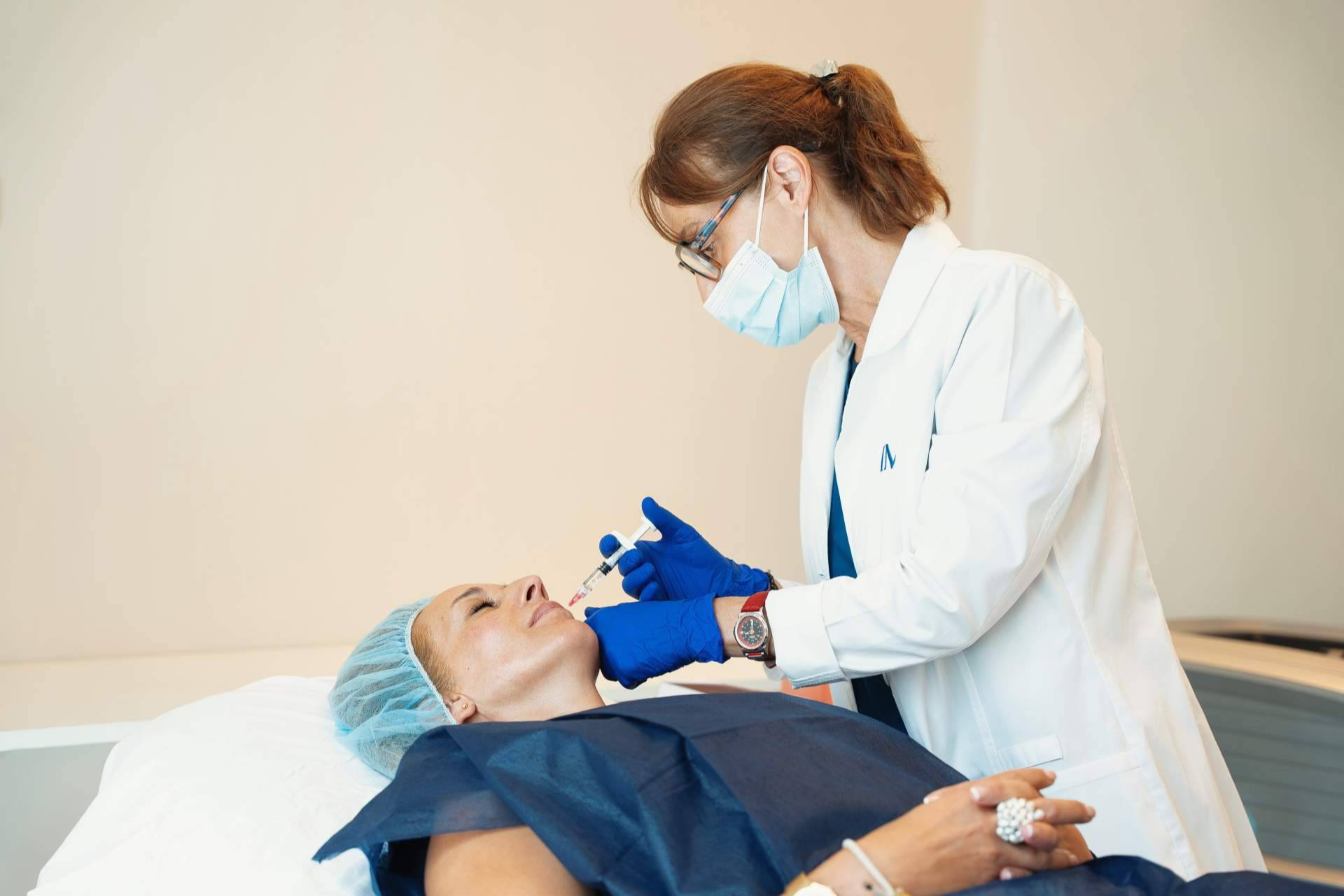 La nueva generación de tratamientos sin cirugía para combatir la flacidez facial