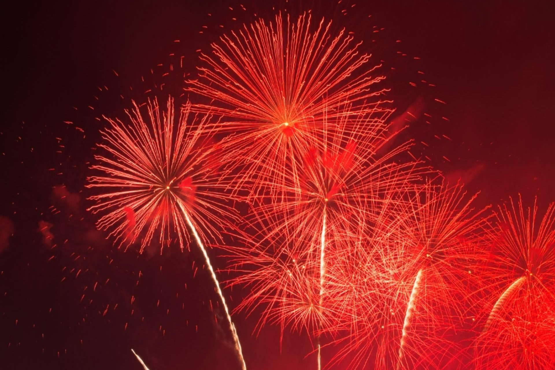 Navidad y Año Nuevo sin desconectarse; cenas de empresa, música alta y petardos… y el papel clave de los audífonos para entender en el 'ruido de las fiestas'