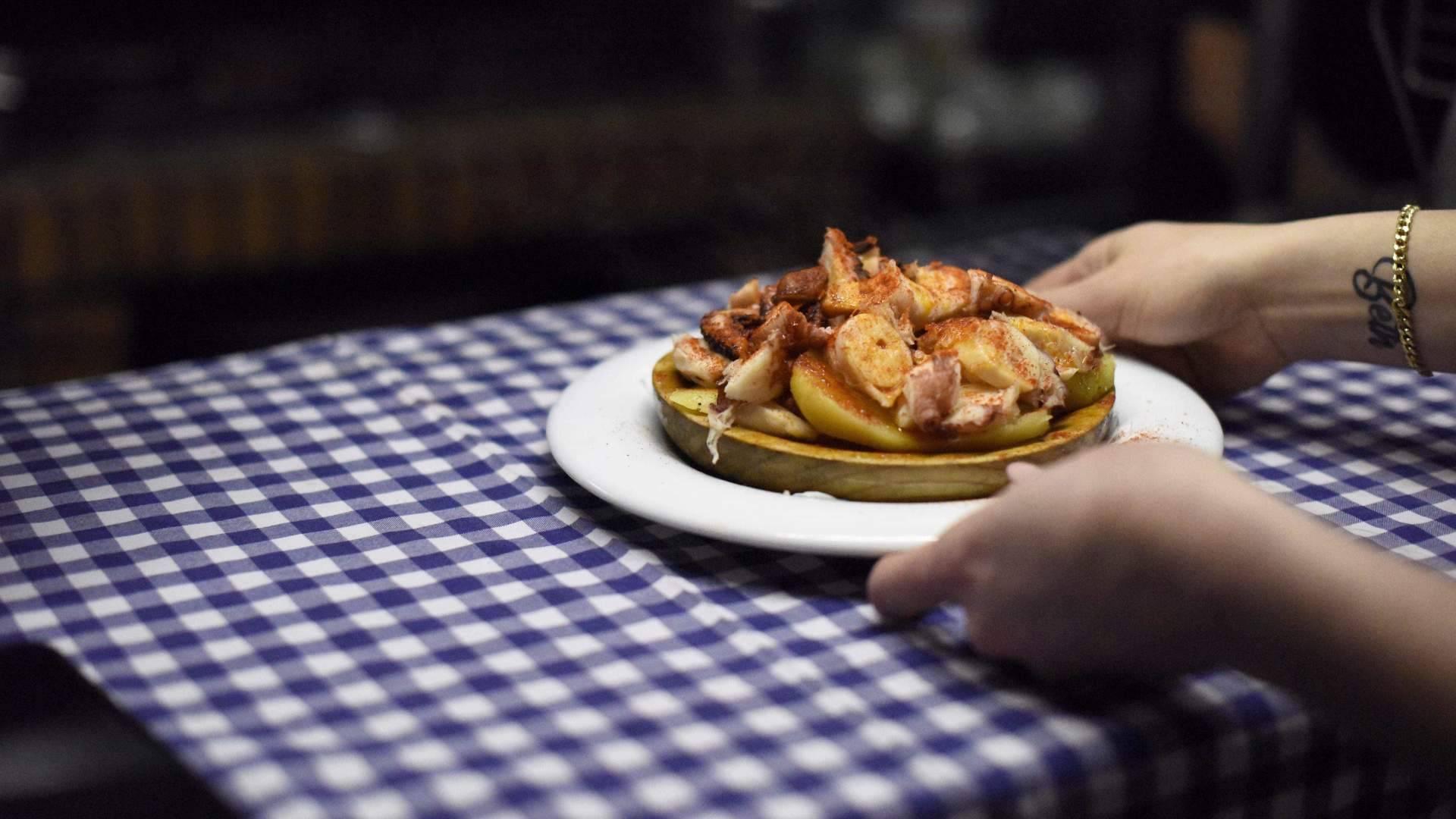 Pasa Tapas, tradición y sabor mediterráneo en la Barceloneta