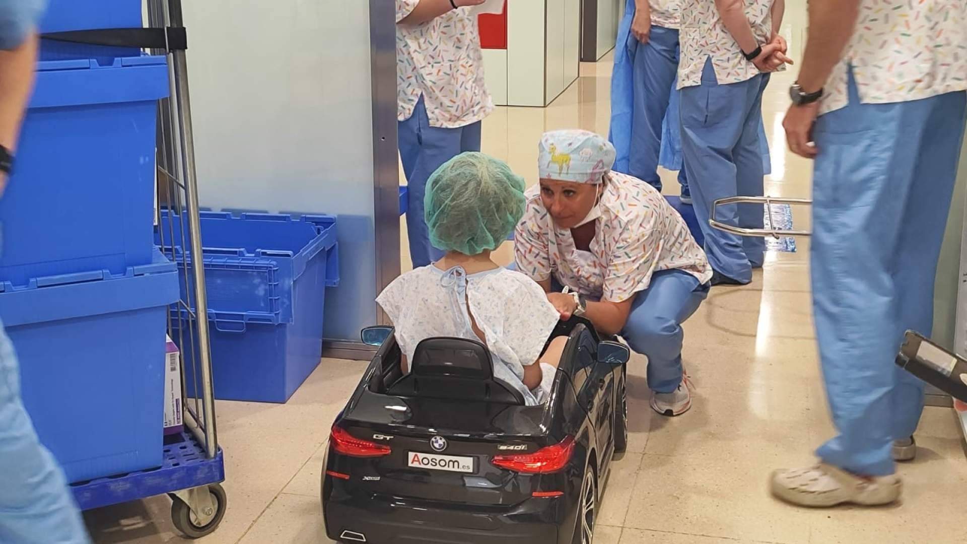 Aosom.es entrega vehículos infantiles para humanizar la estancia hospitalaria en Sant Joan de Déu